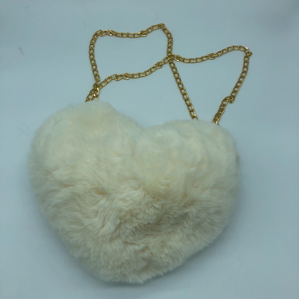 Heart Shaped Love Shape Cross Shoulder Bag!